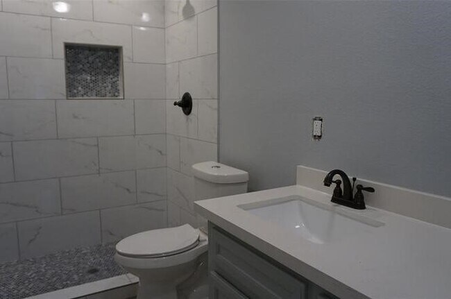 Building Photo - 4222 Cicada Ln