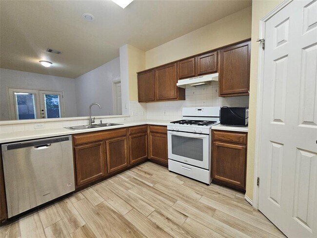 Building Photo - 8506 Hillrock Dr