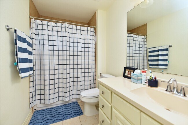 Building Photo - 13117 Stoneleigh Terrace Dr