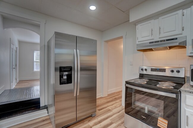 Building Photo - 4 Runyan Ct