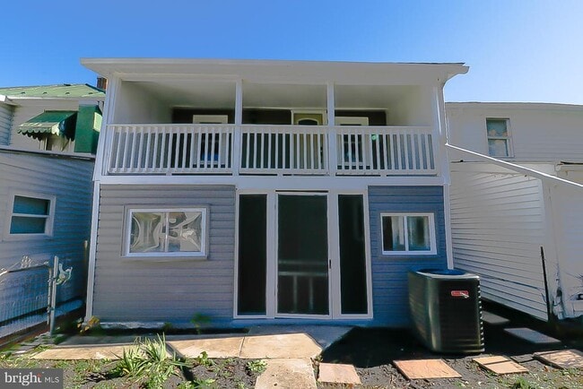 Building Photo - 427 Highland Ave