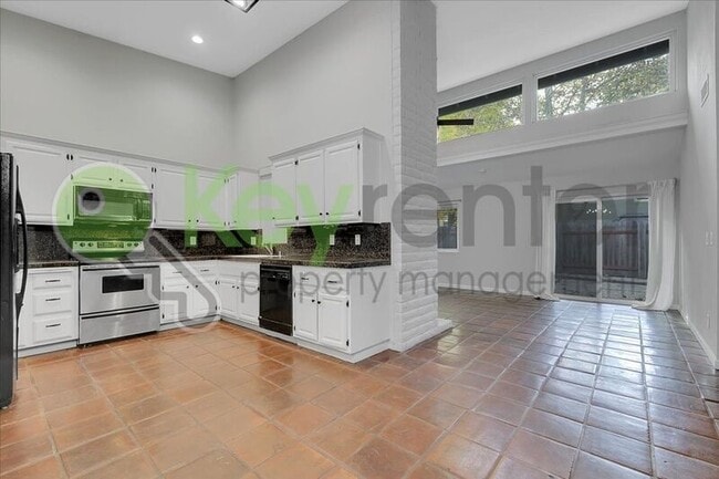 Building Photo - 2692 Bradford Way