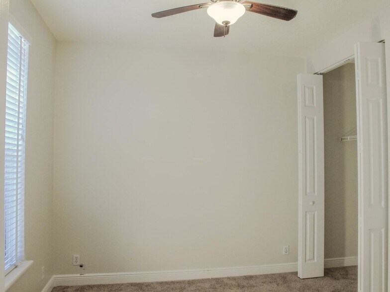 Building Photo - 124 Jesup Ln