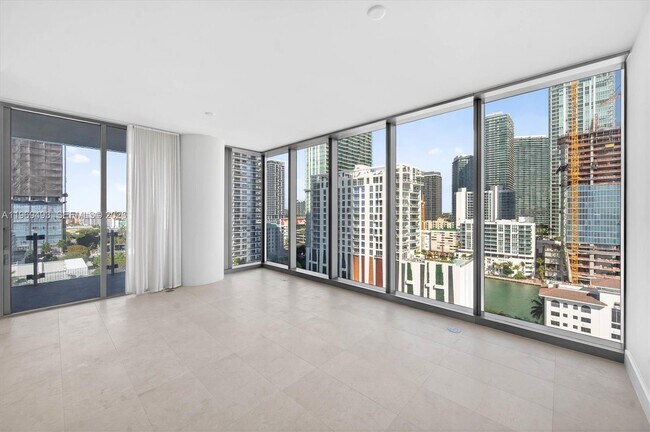 Building Photo - 700 NE 26th Terrace