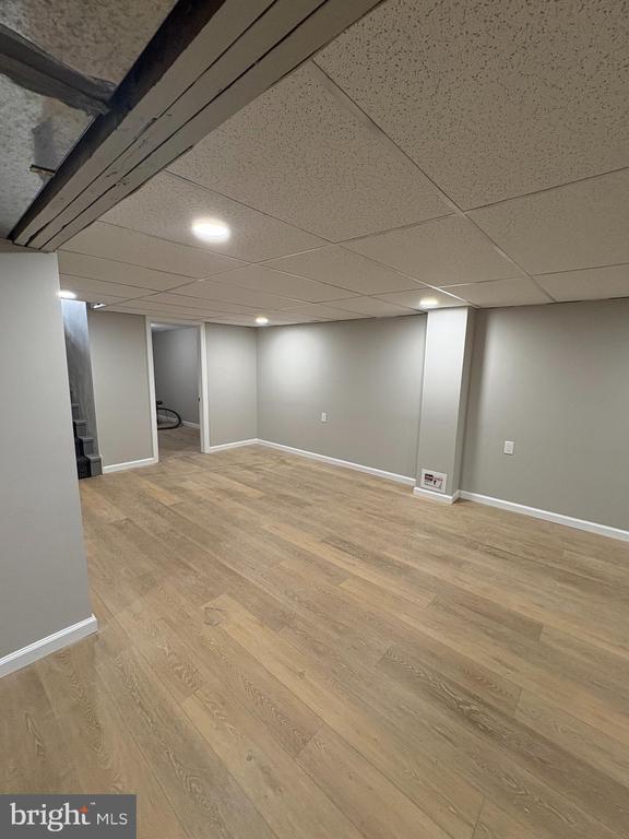 Building Photo - 916 Willow Ln