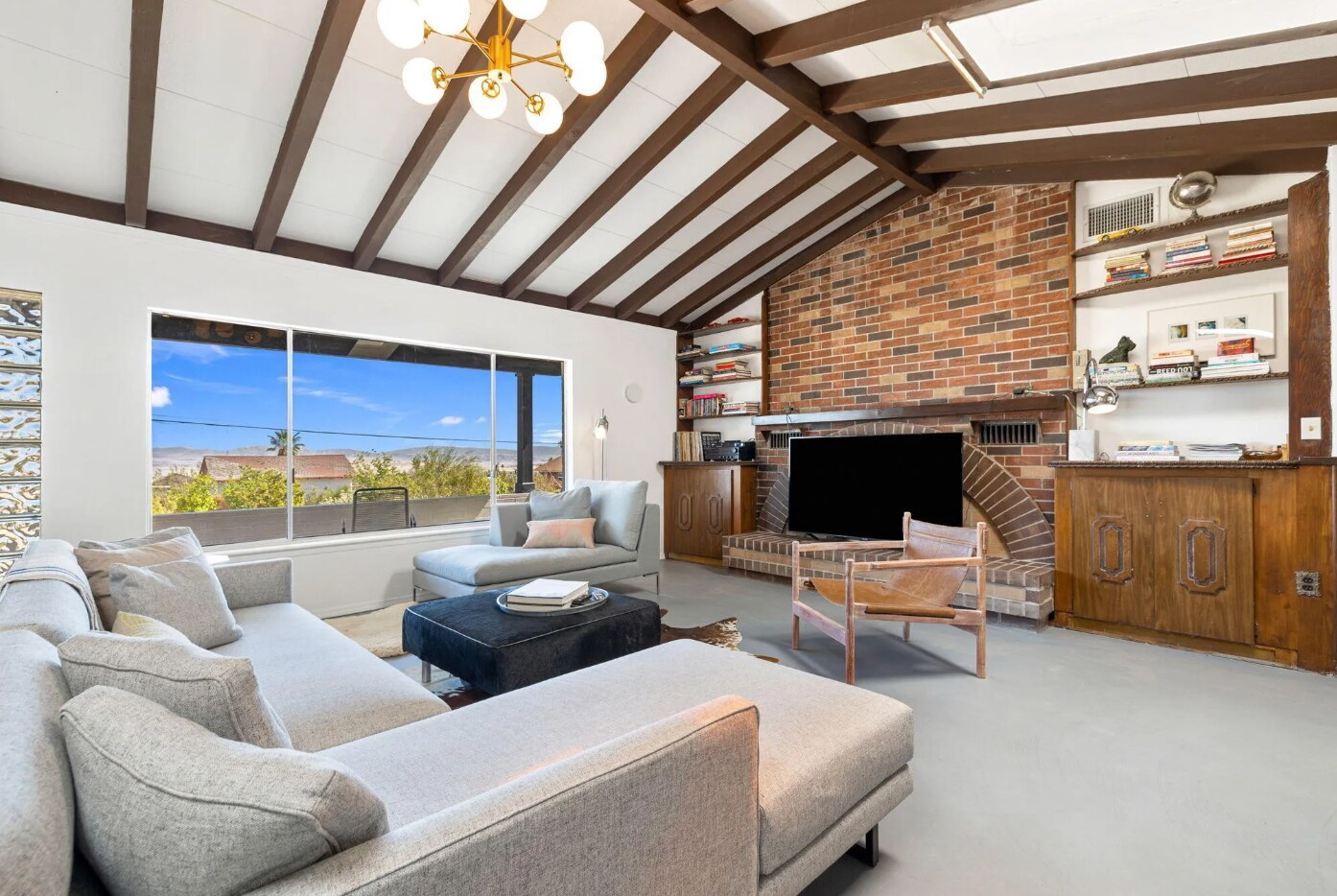 Building Photo - 7657 N Star Ave