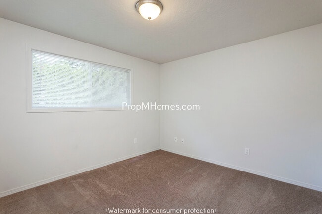 Building Photo - Two Bedroom Apartment with Private Patio in Glenfair Neighborhood!