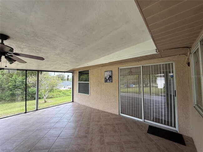 Building Photo - 2325 Kerridale St