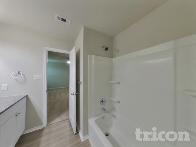 Building Photo - 8902 Lamus Wheel