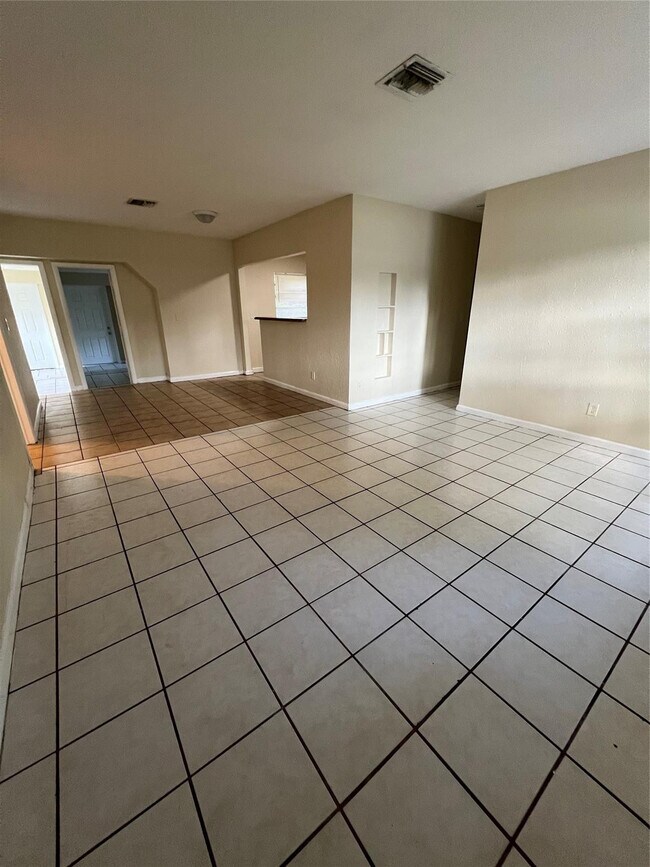 Building Photo - 418 E Evanston Cir