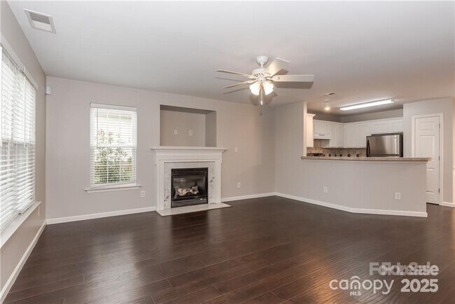 Building Photo - 231 Woodlynn Dr