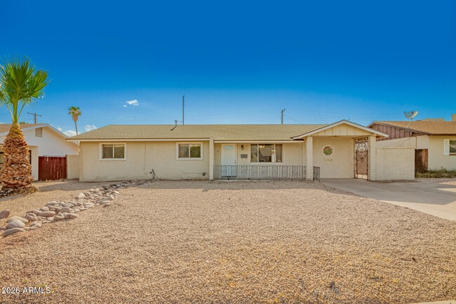 Building Photo - 1708 N Daffodil St