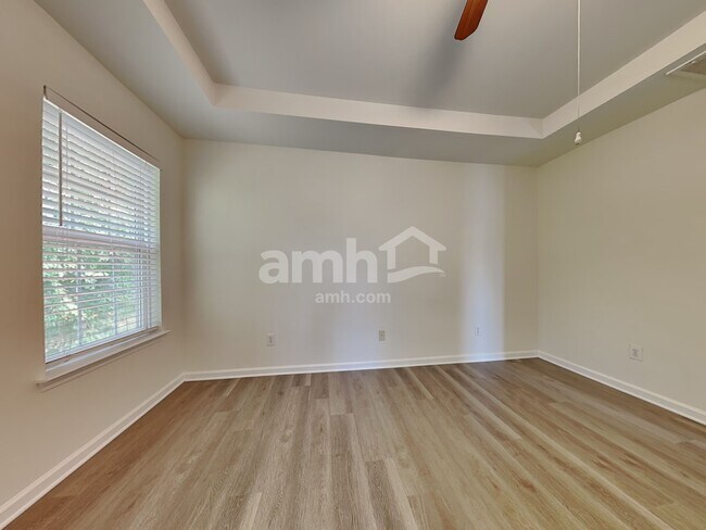 Building Photo - 2436 Carmathen Rd