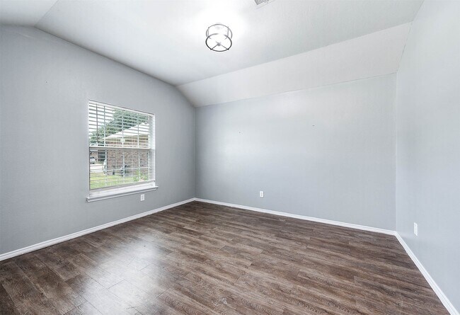 Building Photo - 5006 Riverbridge Ct