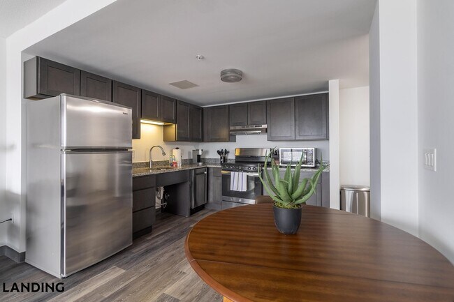 Building Photo - 50 Morgan St N