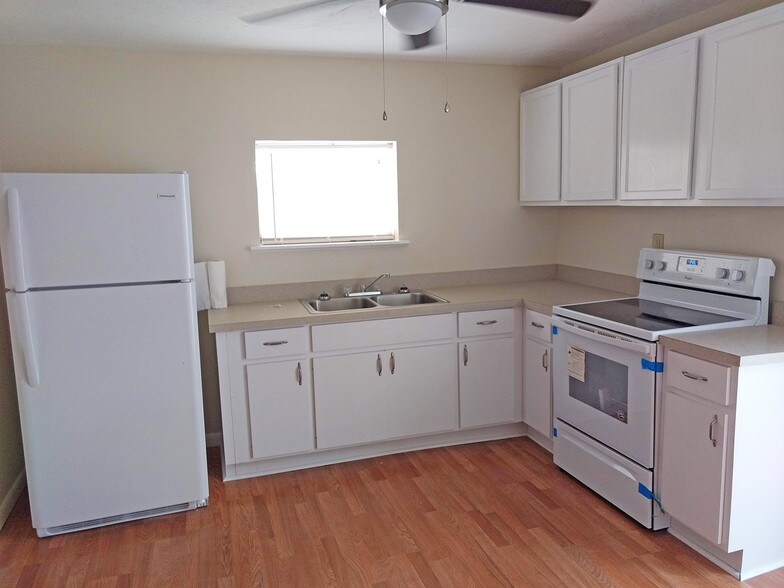 Building Photo - 6403 County Rd 17