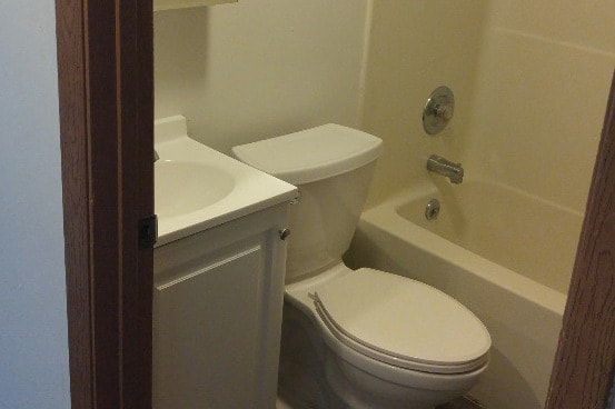 Building Photo - 108 W Charles St