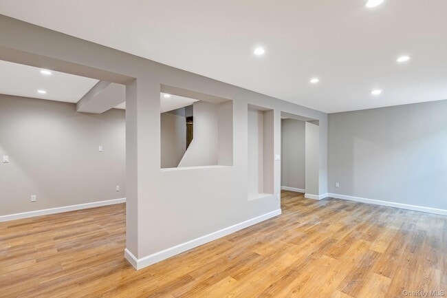 Building Photo - 107 Bay Ave
