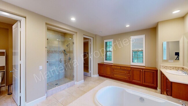 Building Photo - Beautiful Home in Portola Springs