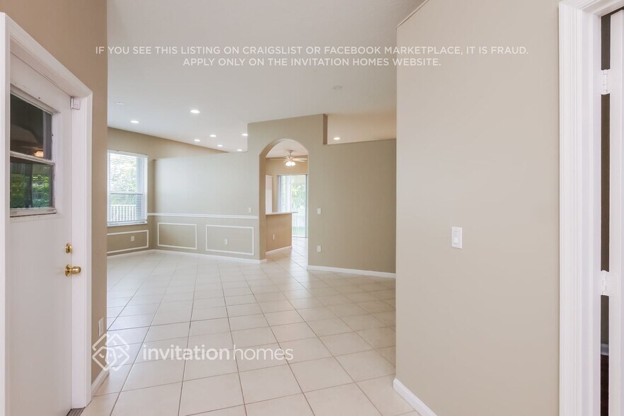 Building Photo - 5213 SW 158th Ave
