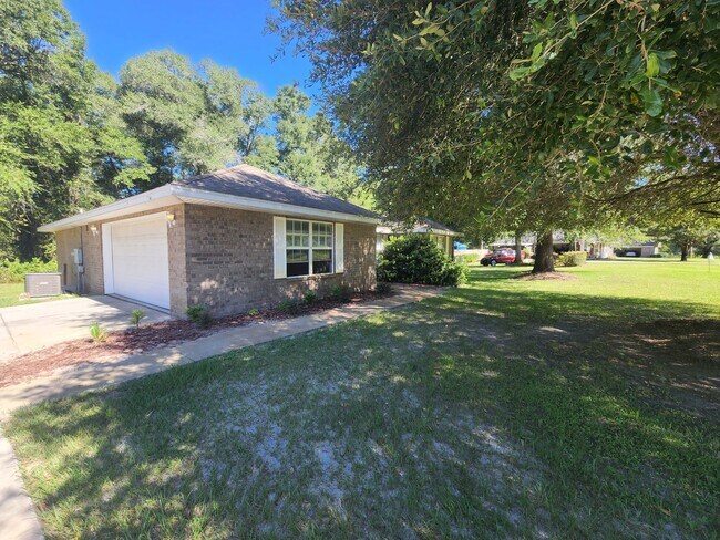 Building Photo - Coming Soon To Tour! Lake City Pet Friendl...