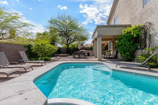 Building Photo - 6417 E Marilyn Rd