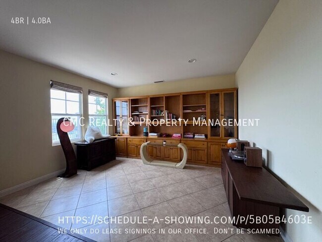Building Photo - 2541 Hillcrest St