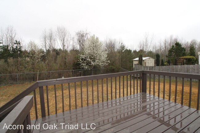 Building Photo - 3 br, 2 bath House - 215 Old Treybrooke Dr