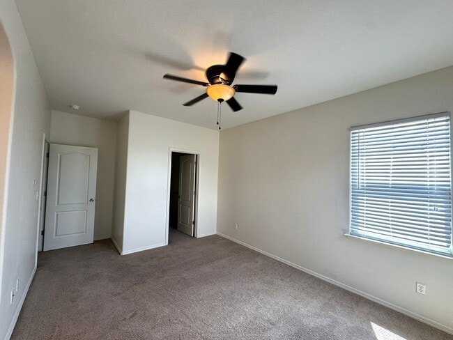 Building Photo - 4060 Trenton Ave