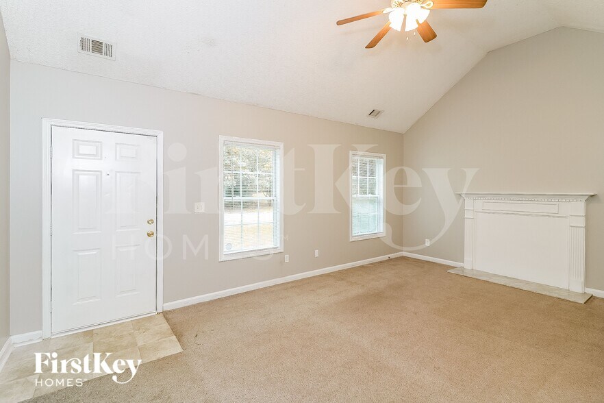 Building Photo - 6013 Radford Dr
