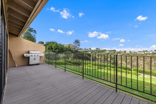 Building Photo - 6423 Caminito Aronimink