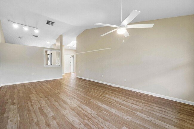 Building Photo - 13135 Chadwick Ct