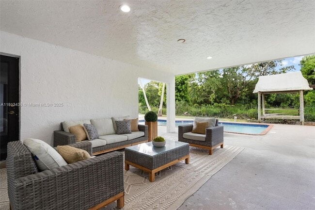 Building Photo - 6900 SW 136th St