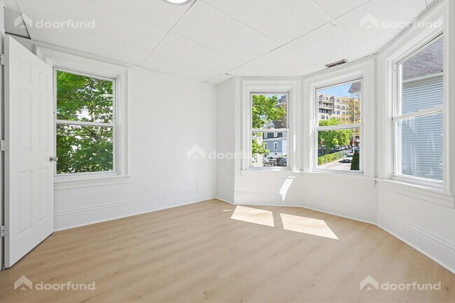 Building Photo - 17 Wachusett St