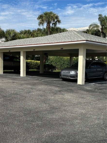 Building Photo - 1441 Ocean Dr
