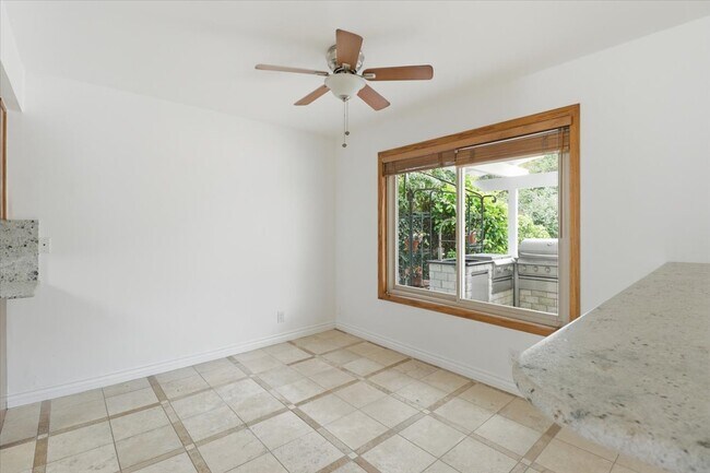 Building Photo - 577 Houston Dr