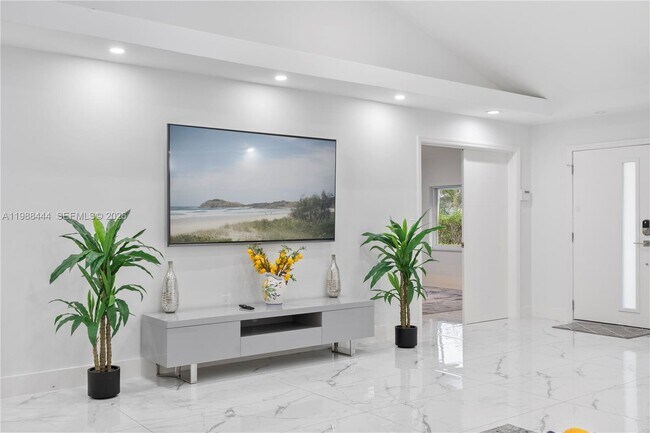 Building Photo - 1247 Jackson St