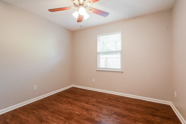 Building Photo - 2703 Ian Ct