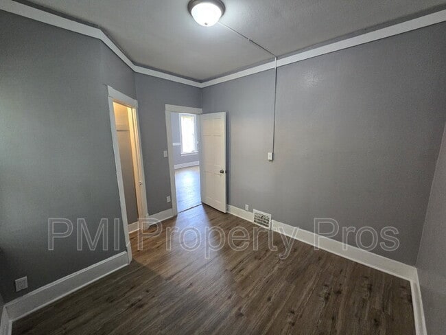 Building Photo - 2478 W Chambers St