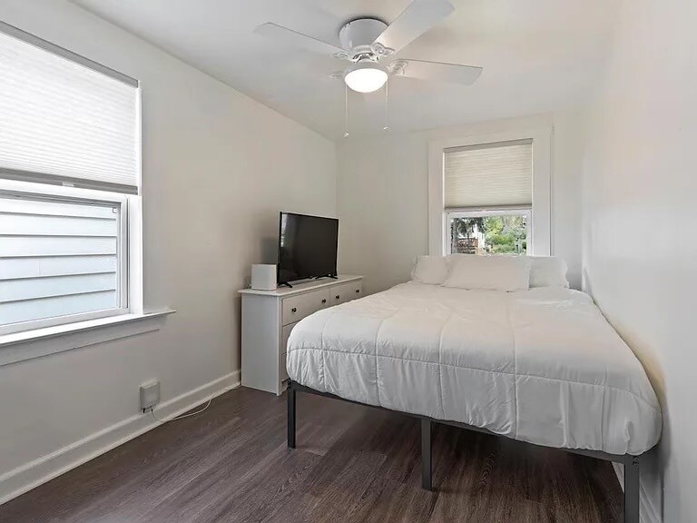 Building Photo - 141 S 75th St