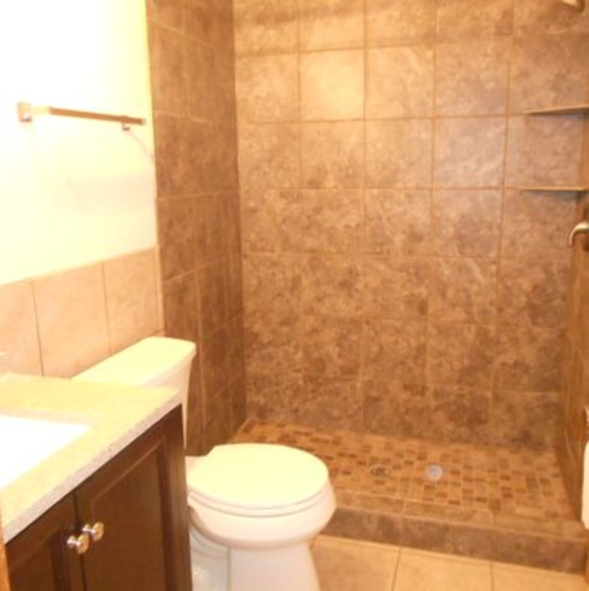 Building Photo - 112 E Dean Ave