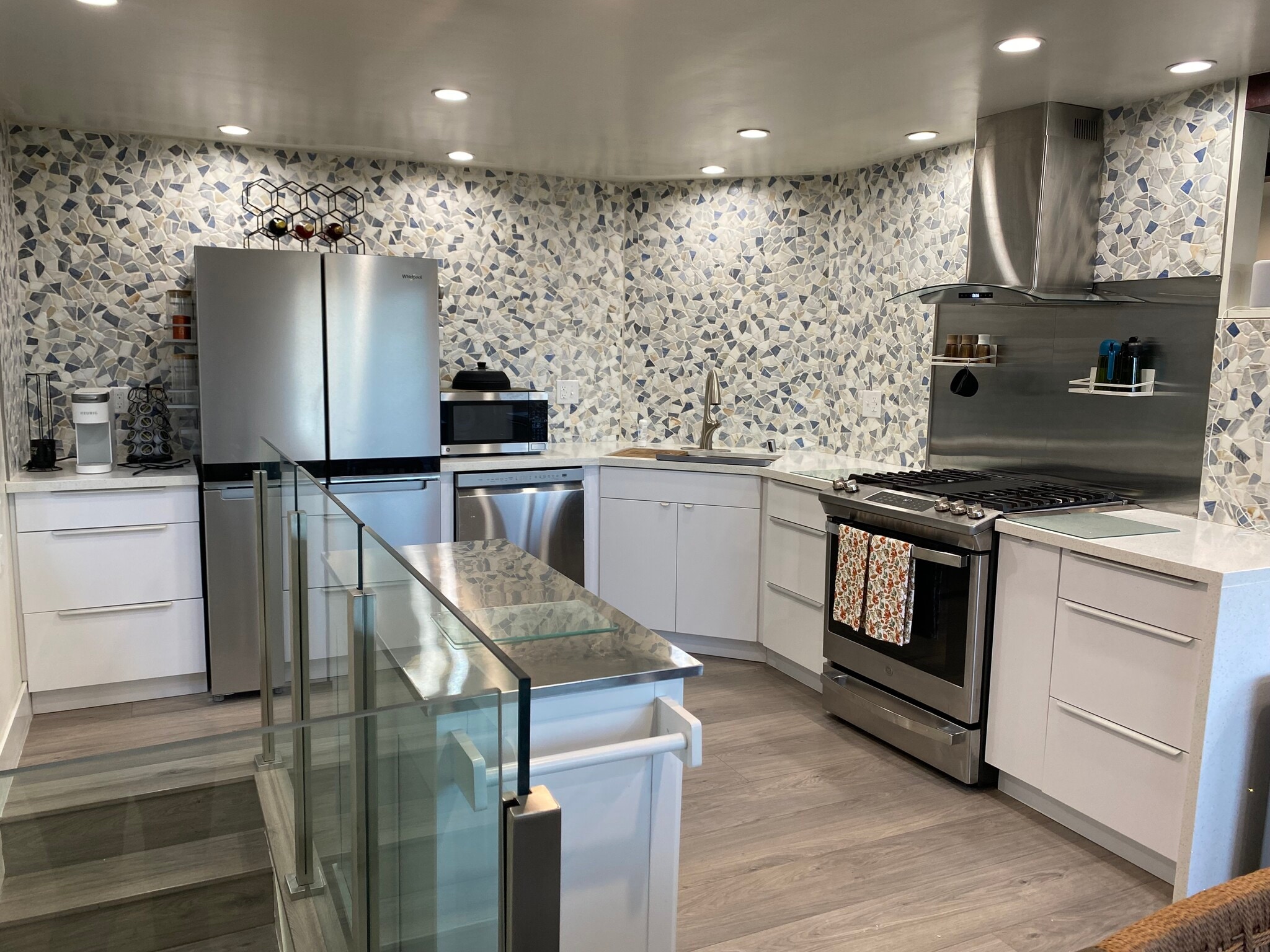 Building Photo - 1322 Yellowstone Dr