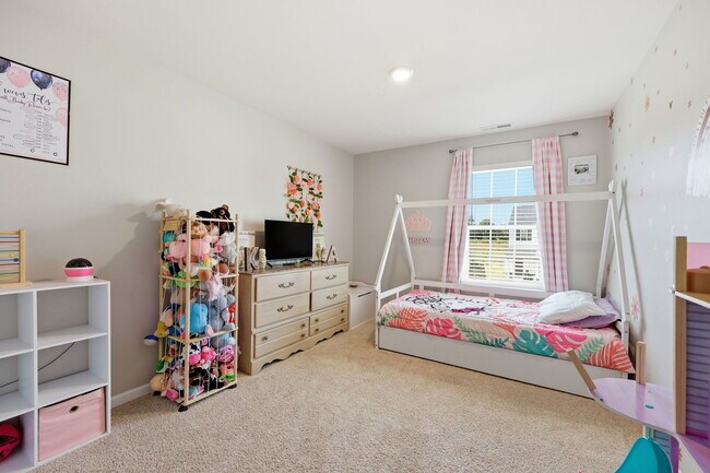 Building Photo - 1160 Fowler Dr
