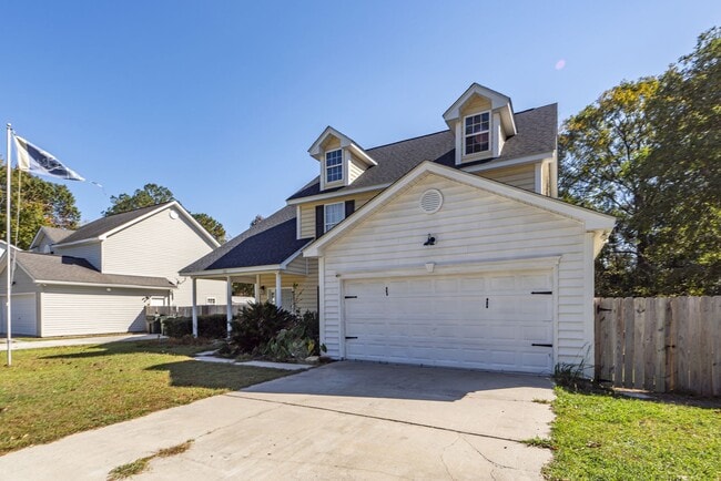 Building Photo - 4 Bedroom 2.5 Bath House in Woodland Lakes - Goose Creek