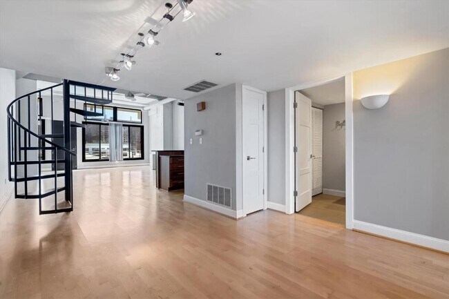 Building Photo - 4100 Laclede Ave