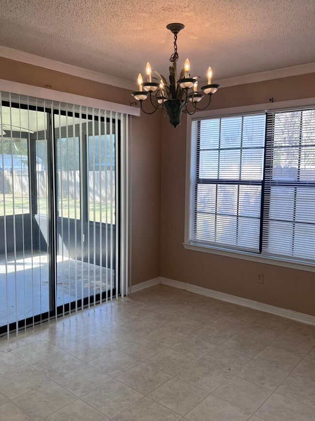 Building Photo - 345 John King Rd