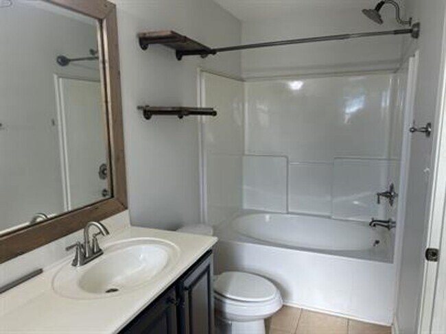 Building Photo - Charming 3-Bedroom, 2-Bath Home – 1,382 Sq Ft