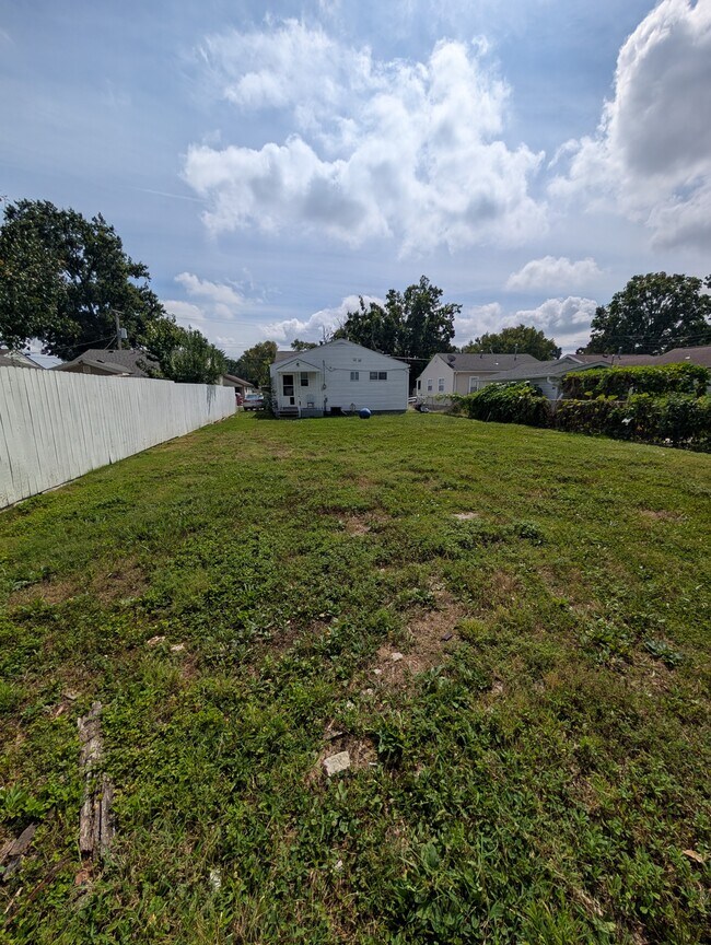 Building Photo - 7921 Kammerer Ave