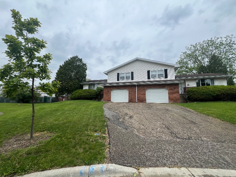 Building Photo - 243 Tyler Cir