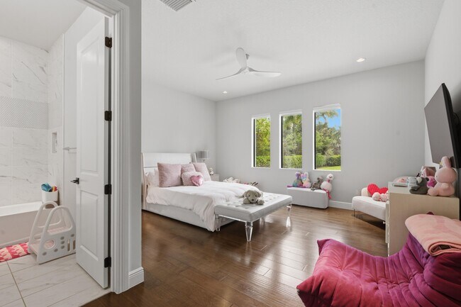 Building Photo - 17101 Magnolia Estates Dr